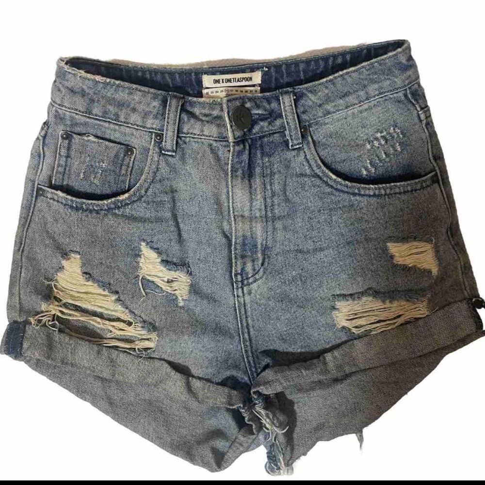 One Teaspoon Denim shorts “Bandits” size 26  High rise ,cuff hem.